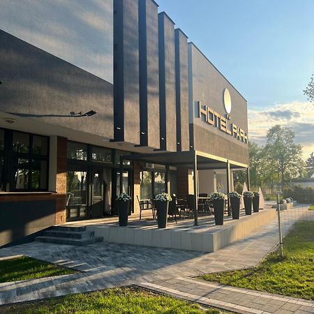 Hotel Park Opoczno Екстериор снимка