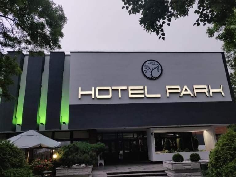 Hotel Park Opoczno Екстериор снимка