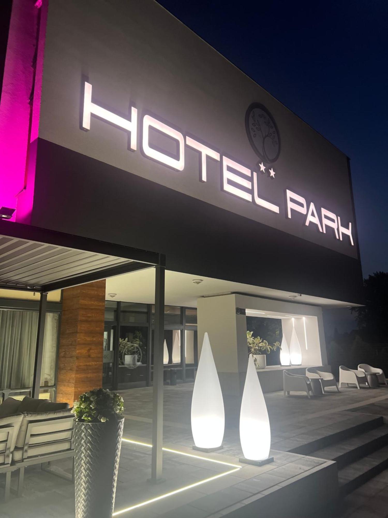 Hotel Park Opoczno Екстериор снимка