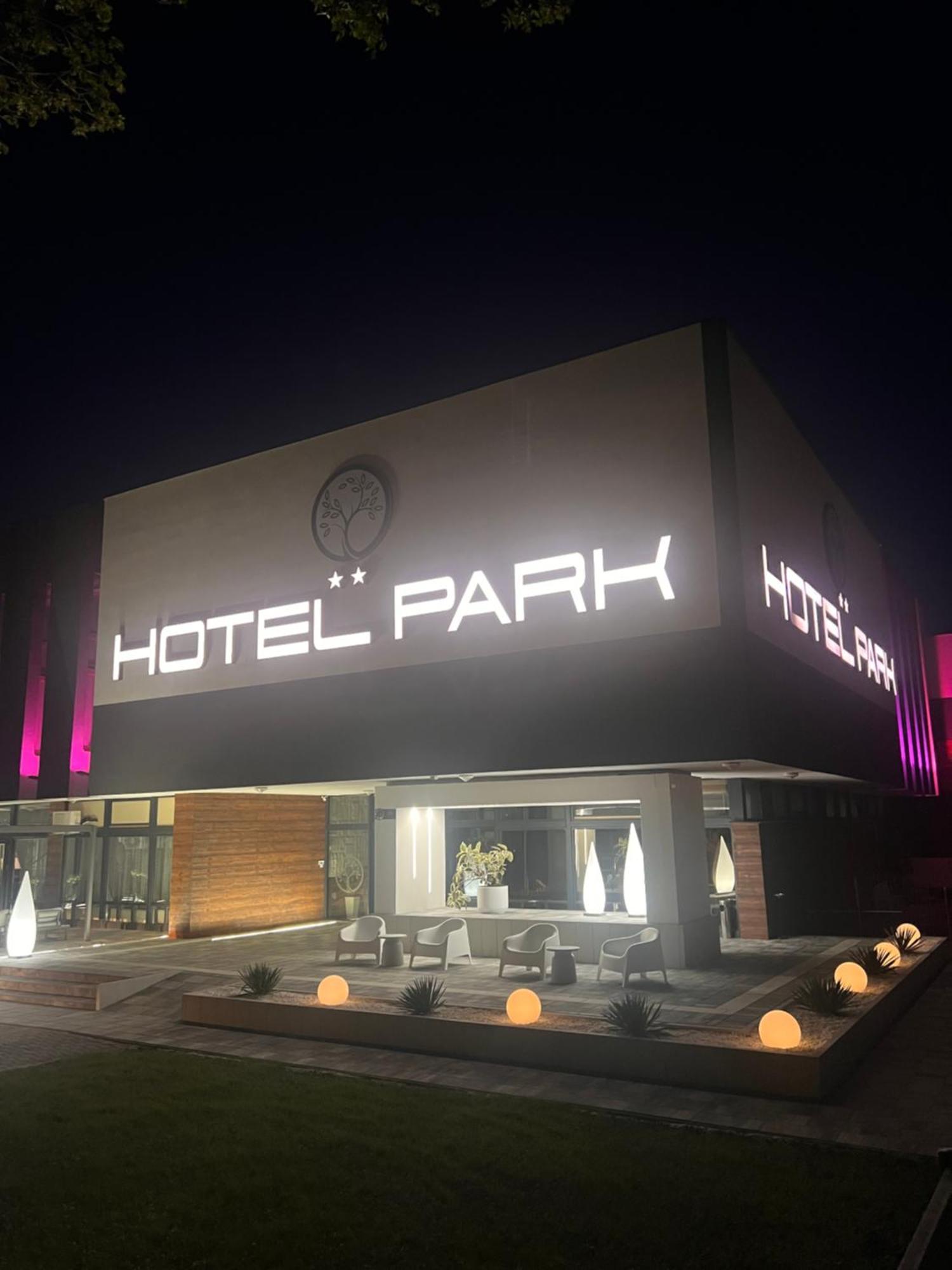 Hotel Park Opoczno Екстериор снимка