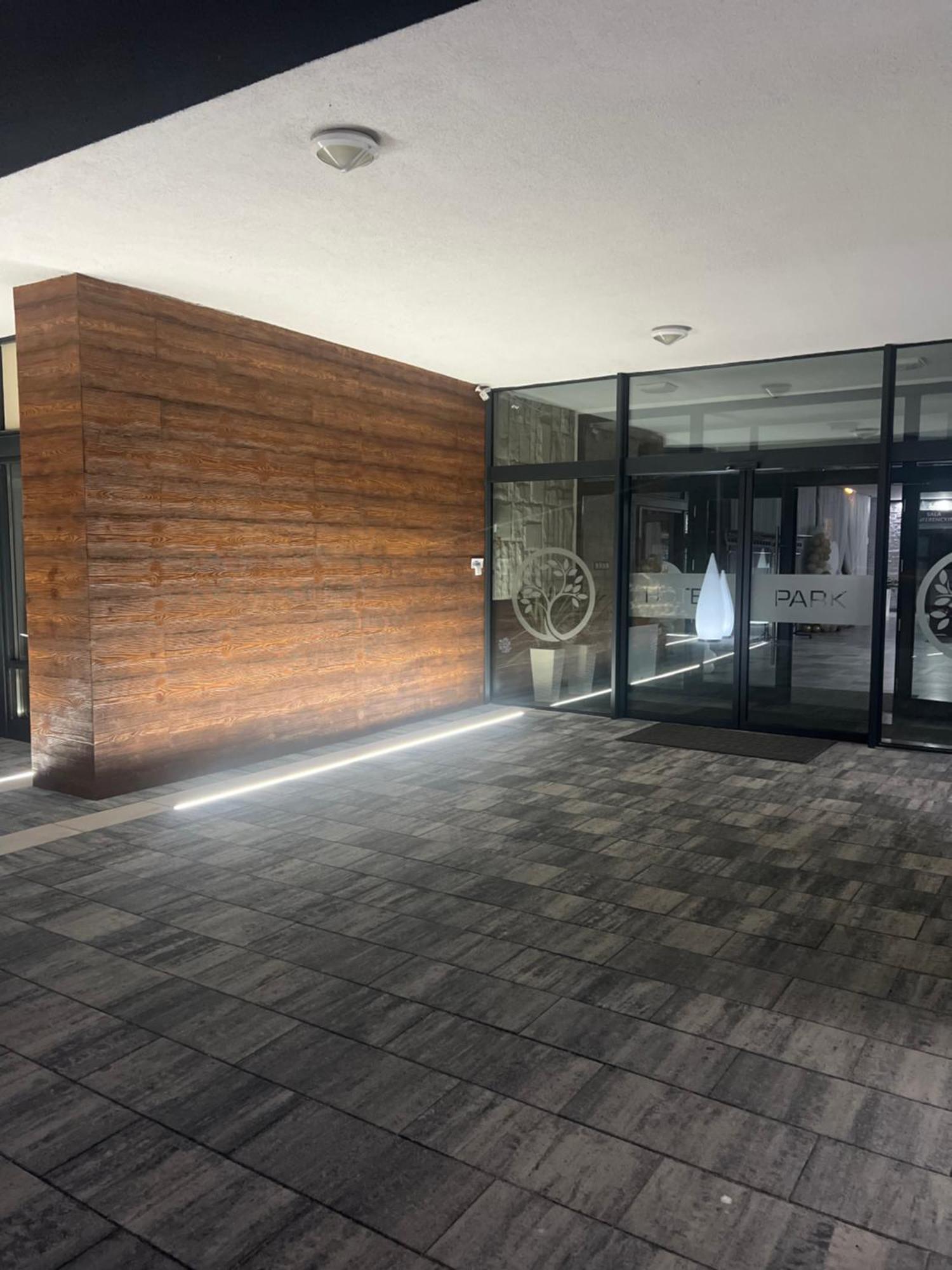 Hotel Park Opoczno Екстериор снимка